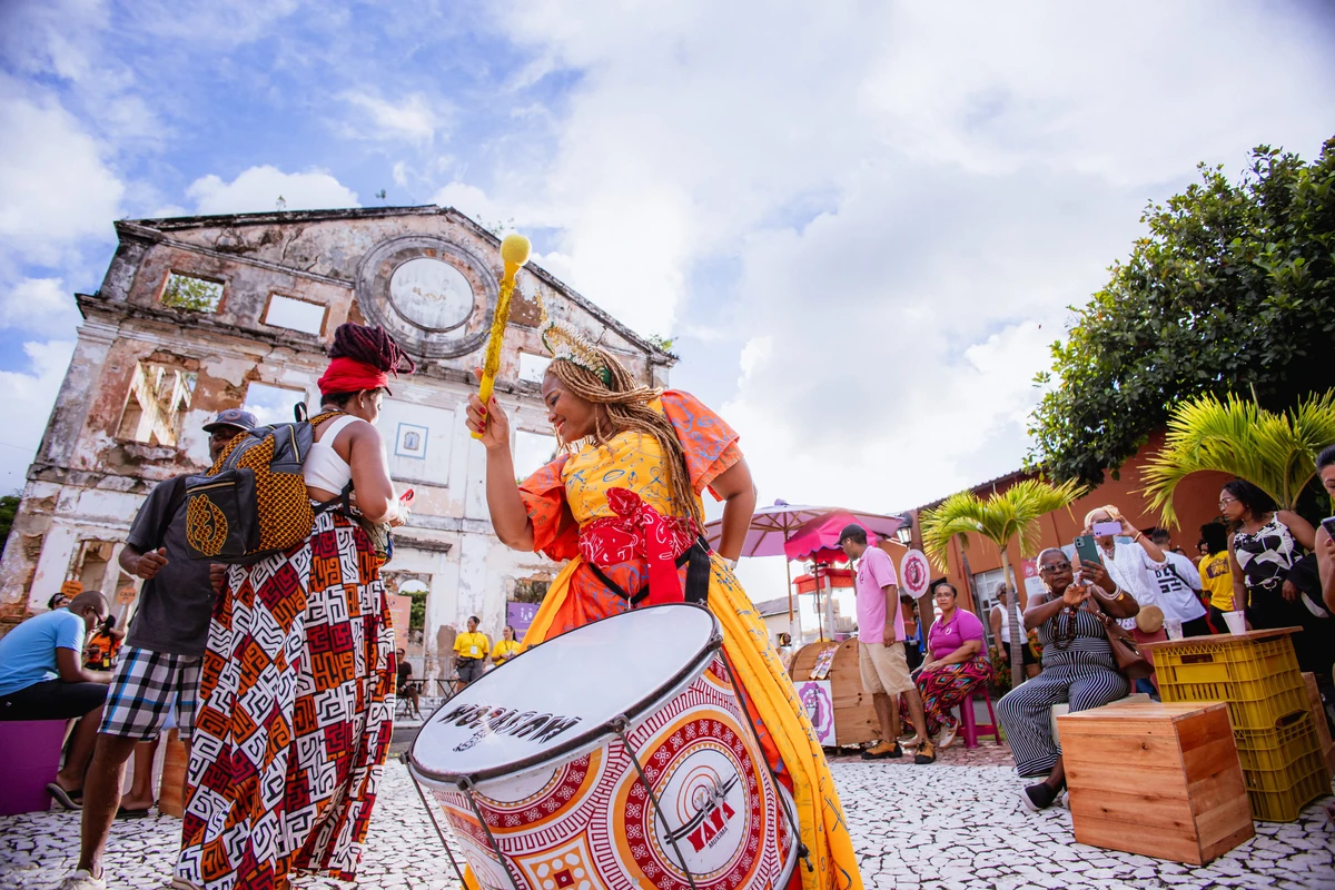 Mercado Iaô celebra aniversário de Salvador por Divulgação