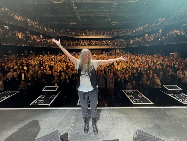Patti Smith está em turnê comemorativa pelos 50 anos do álbum Horses