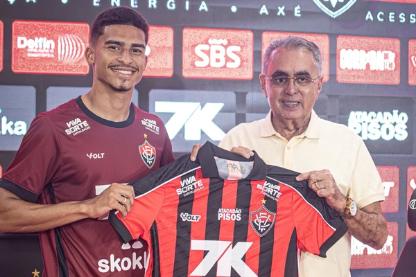 Renê anunciado como novo reforço 