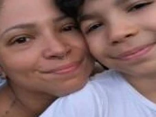 Imagem - Mãe e filho de 9 anos morrem atropelados por ônibus após serem fechados por carro no trânsito