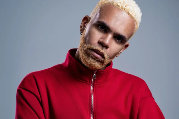 Artista baiano Hiran por Reprodução/Redes Sociais 