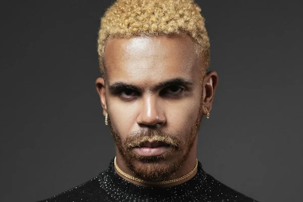 Artista baiano Hiran por Reprodução/Redes Sociais 