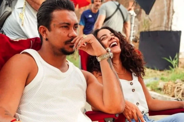 Xamã e Bella Campos