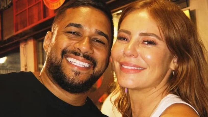 Imagem - Tá rolando? Paolla Oliveira surge em aniversário de Mestre Fafá e levanta suspeitas de romance