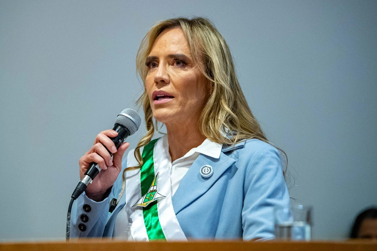 Celina Leão cancela gastos de R$ 25 mi para estancar crise em Brasília 