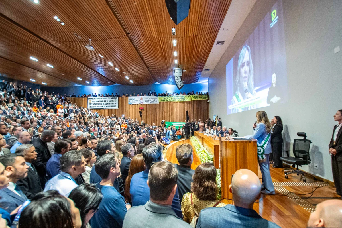 Celina Leão toma posse como governadora do DF por Foto: Felipe Ando / Agência CLDF