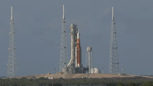 Foguete decola rumo à Lua às 19h24