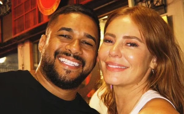 Mestre Fafá postou foto com Paolla Oliveira em seu aniversário