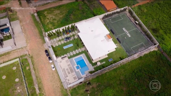 Nattan mostra casa no Ceará durante visita de Eliana por Reprodução
