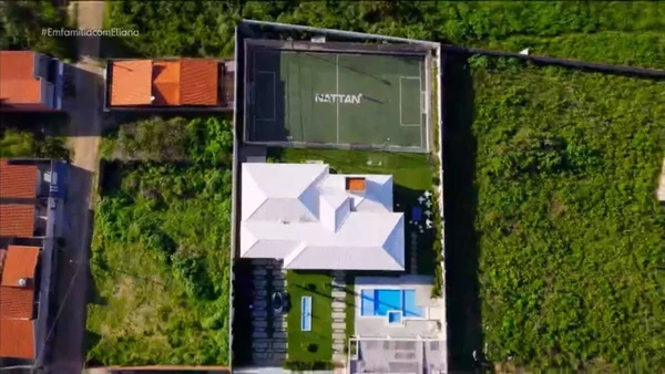 Nattan mostra casa no Ceará durante visita de Eliana por Reprodução