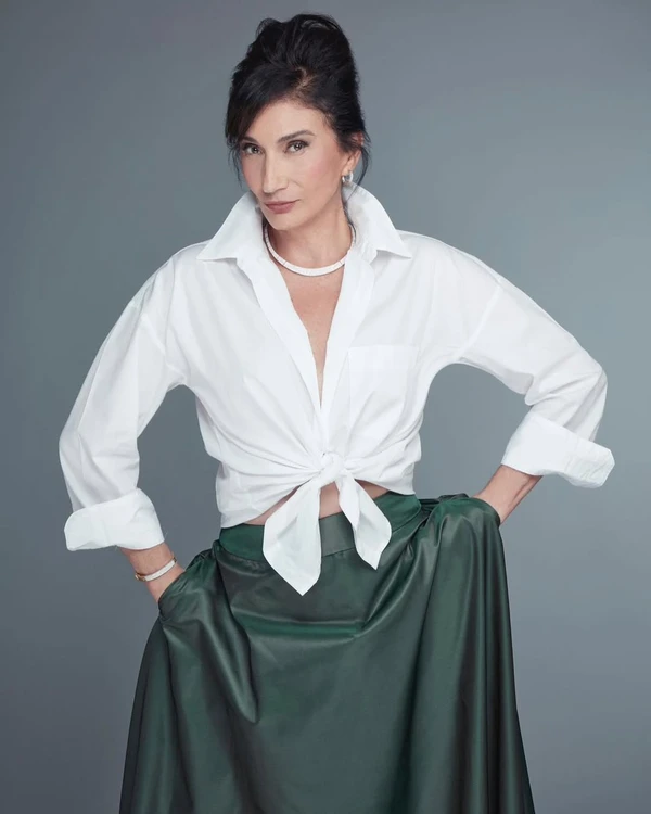 Zizi Possi comenta conversão de Luiza Possi e critica ataques nas redes sociais por Reprodução