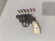 Imagem - Estudante de 16 anos é apreendido com arma dentro de escola na Bahia