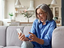 Imagem - Afinal, o que os idosos gostam de fazer no celular?