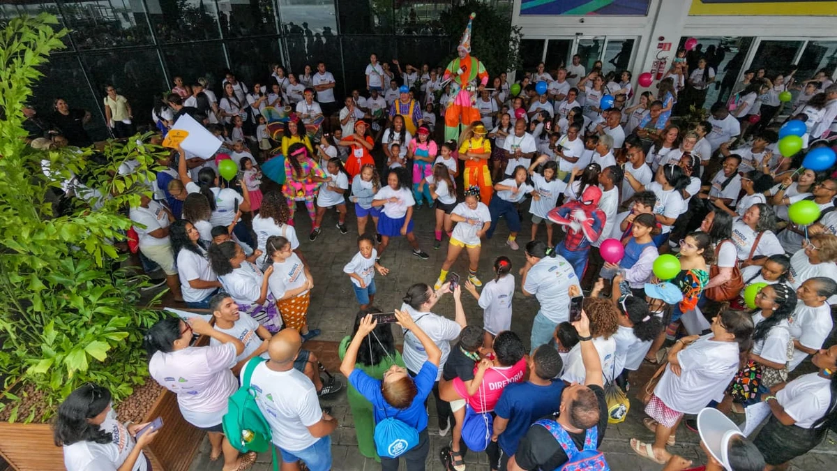 Caminhada Inclusiva reúne famílias no Shopping Bela Vista e reforça mensagem de respeito e acolhimento por  Luís Monteiro / Estúdio Hands