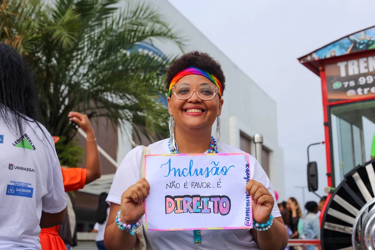 Caminhada Inclusiva reúne famílias no Shopping Bela Vista e reforça mensagem de respeito e acolhimento por  Luís Monteiro / Estúdio Hands