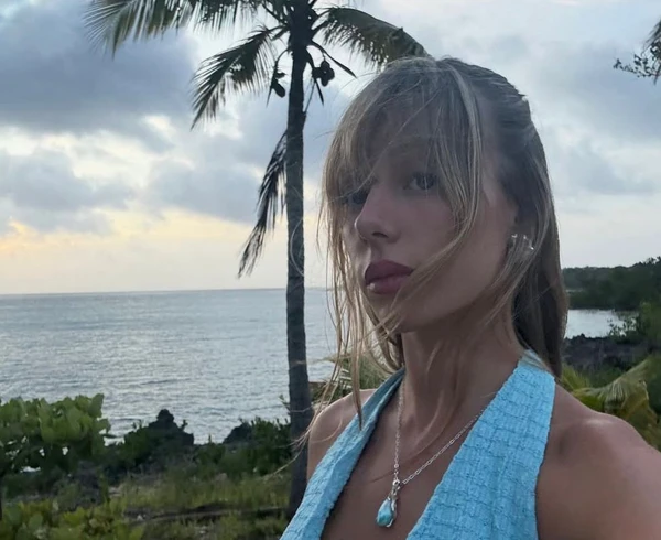 Ester Expósito por Reprodução/ Instagram