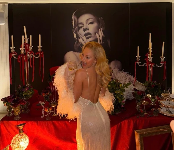 Ester Expósito por Reprodução/ Instagram