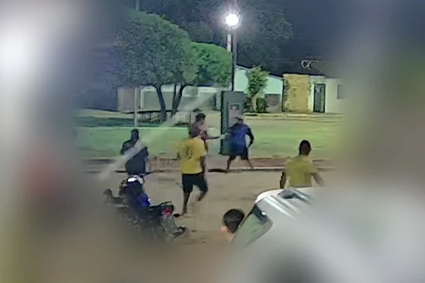 Estrelinha foi esfaqueada pelo próprio irmão com uma faca tipo 'peixeira' por Reprodução