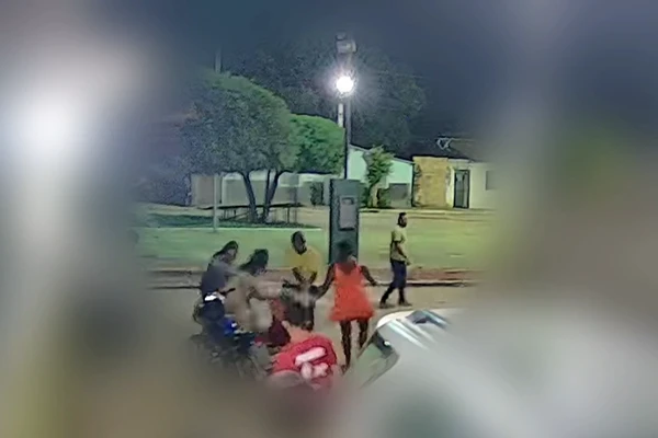 Estrelinha foi esfaqueada pelo próprio irmão com uma faca tipo 'peixeira' por Reprodução