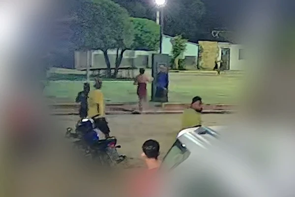 Estrelinha foi esfaqueada pelo próprio irmão com uma faca tipo 'peixeira' por Reprodução