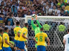 Imagem - Lesão tira goleiro da Seleção Brasileira da temporada na Europa e jogador vira dúvida para a Copa