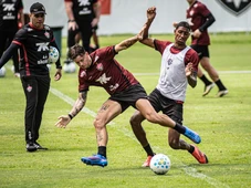 Imagem - Vitória busca primeira vitória fora de casa contra Chapecoense em crise