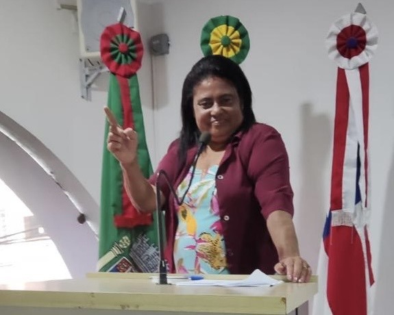 Bernadeth Maria Rocha Neta por Reprodução