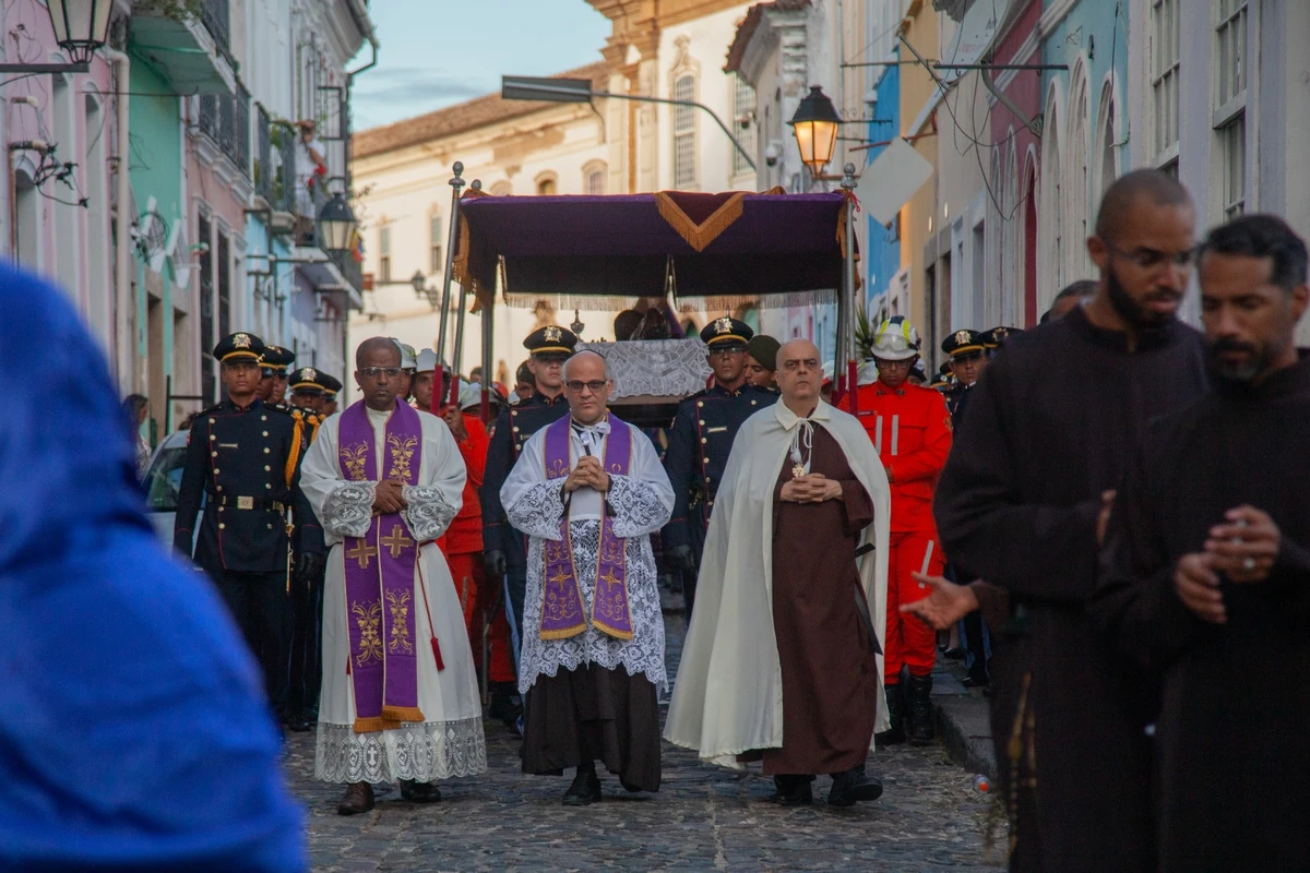 Liturgia e procissão da Semana Santa na Igreja do Carmo por Sora Maia/CORREIO