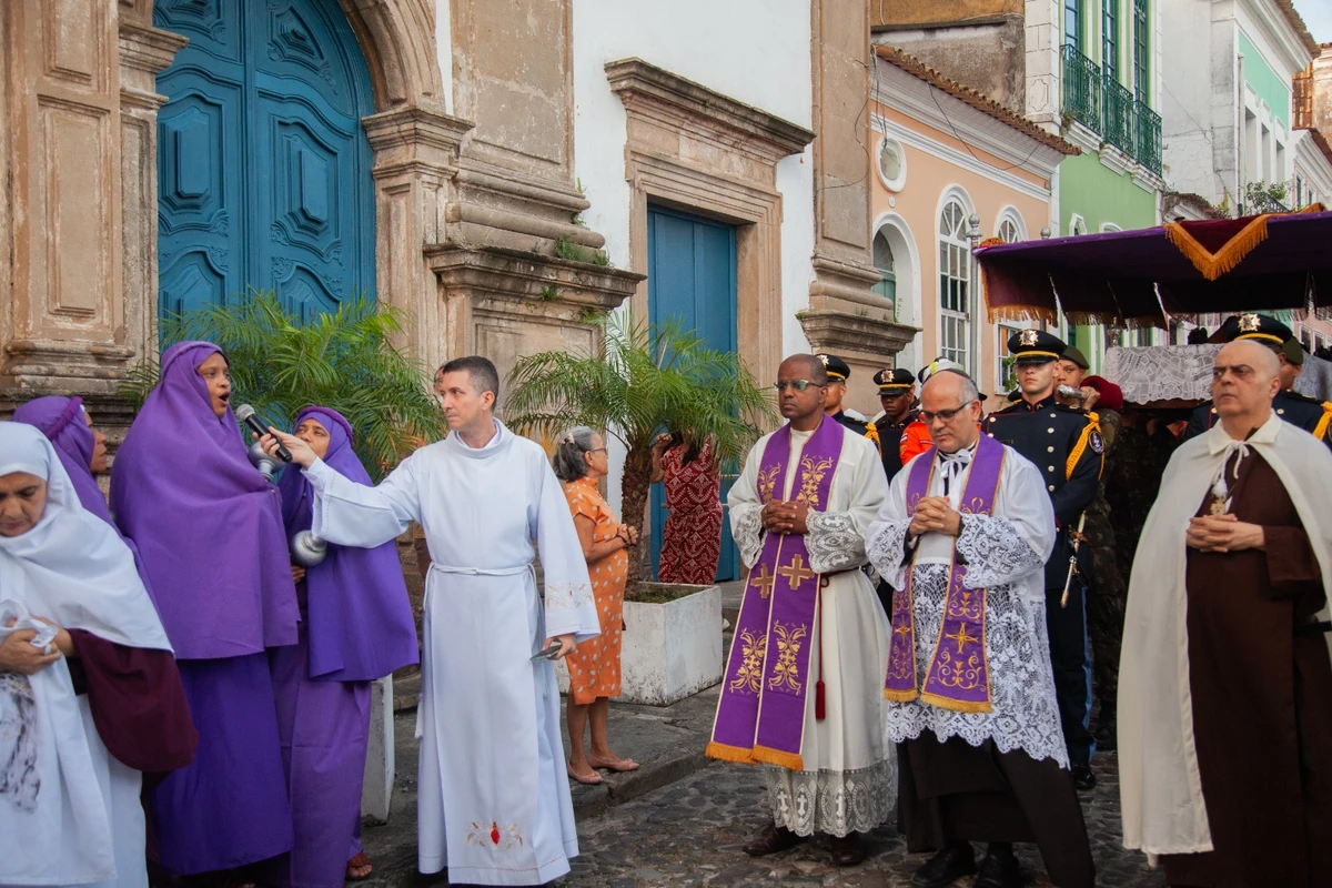 Liturgia e procissão da Semana Santa na Igreja do Carmo por Sora Maia/CORREIO