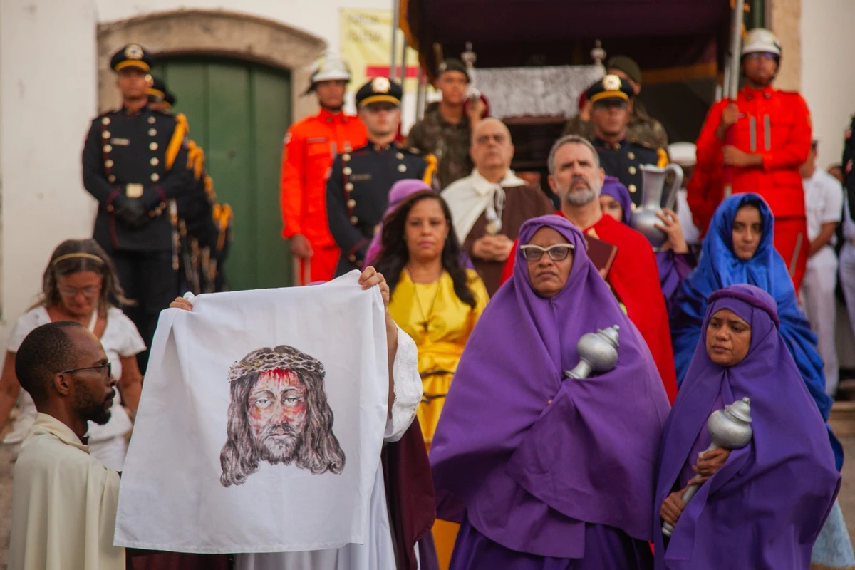 Liturgia e procissão da Semana Santa na Igreja do Carmo por Sora Maia/CORREIO