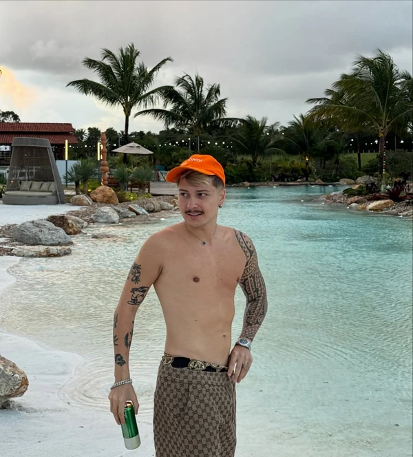 Lucas Zanolini por Reprodução