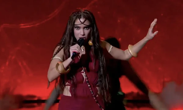 Anitta é alvo de ataques após apresentação e web aponta intolerância por Reprodução/Redes Sociais 