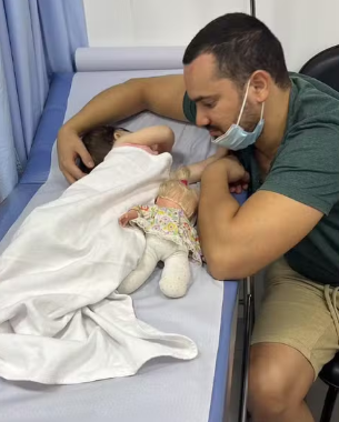 Aurora tem doença genética rara e progressiva por Reprodução