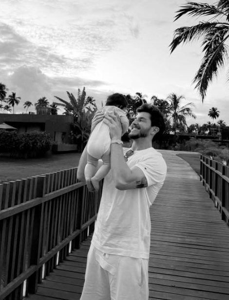 Camila Queiroz e Klebber Todelo por Reprodução | Instagram