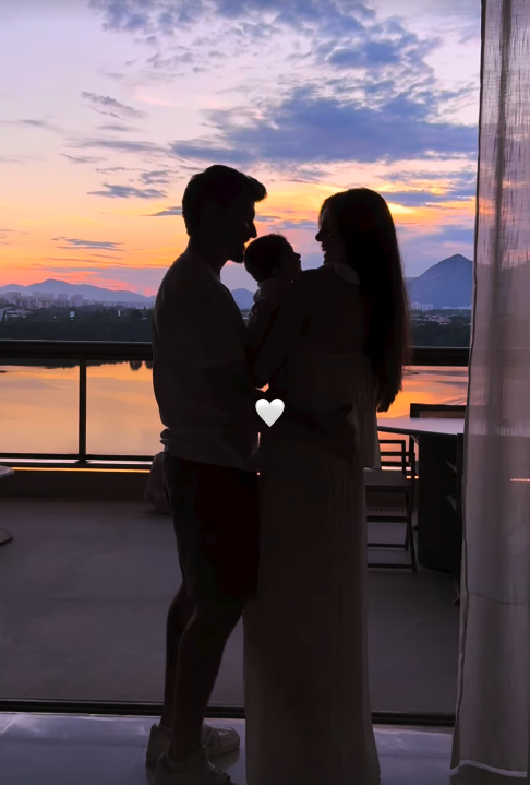 Camila Queiroz e Klebber Todelo por Reprodução | Instagram