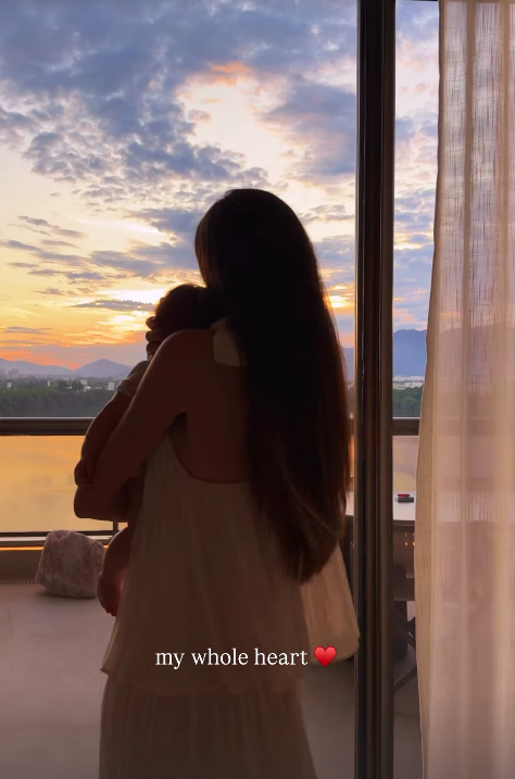 Camila Queiroz e Klebber Todelo por Reprodução | Instagram