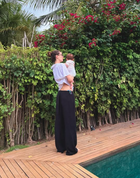 Camila Queiroz e Klebber Todelo por Reprodução | Instagram