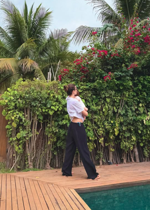 Camila Queiroz e Klebber Todelo por Reprodução | Instagram