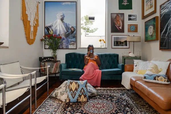 Casa da jornalista Rita Batista na Bahia é cheia de arte brasileira por Divulgação/Gabriela Daltro/Editora Globo