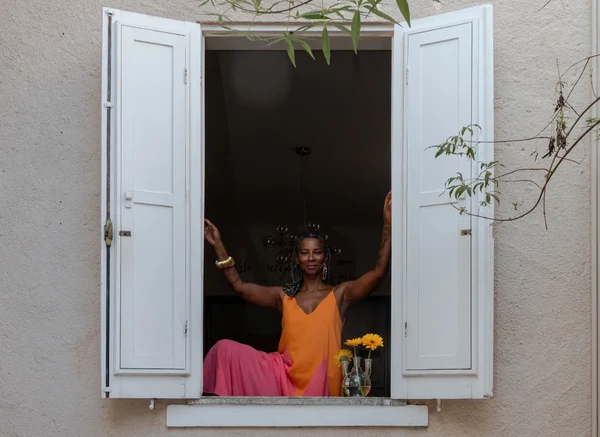 Casa da jornalista Rita Batista na Bahia é cheia de arte brasileira por Divulgação/Gabriela Daltro/Editora Globo