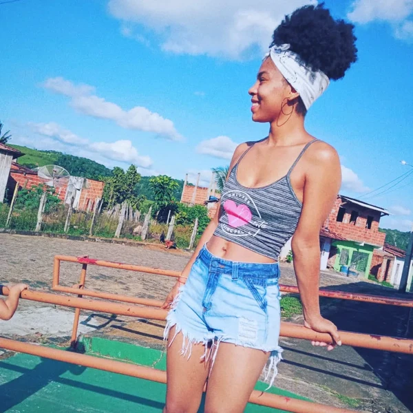 Karielle Souza foi morta a facadas por Reprodução