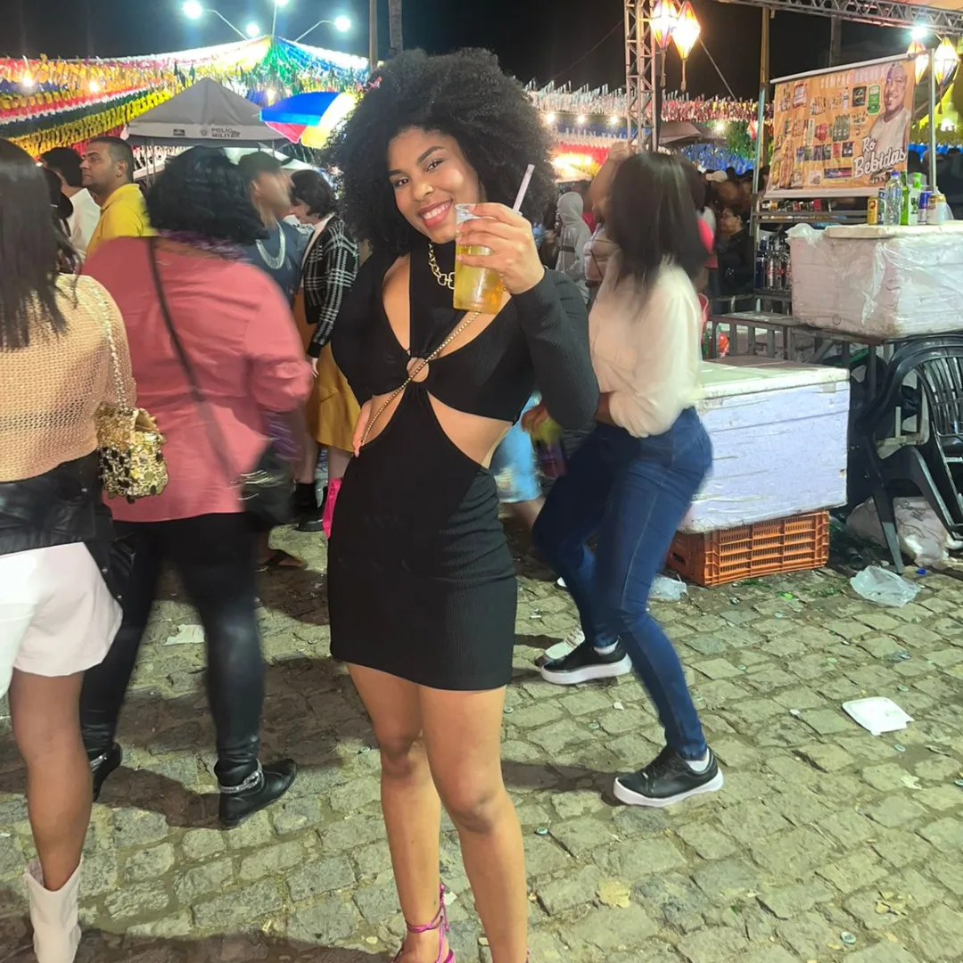 Karielle Souza foi morta a facadas por Reprodução