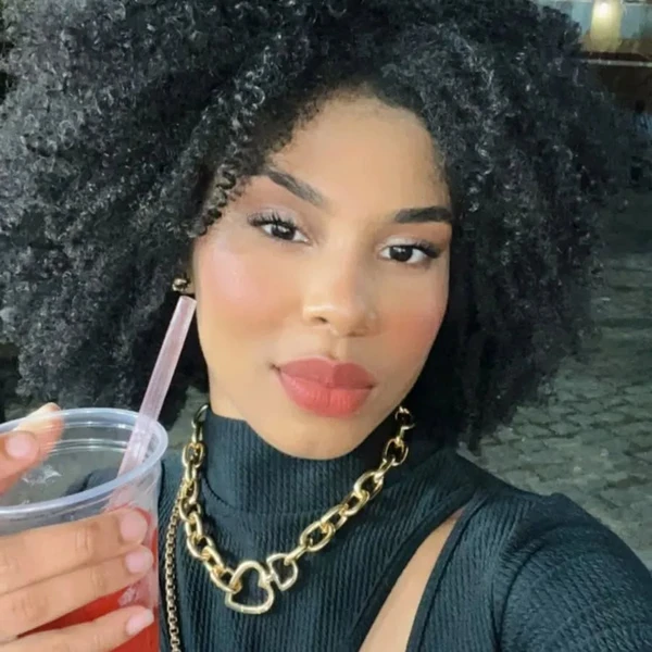 Karielle Souza recusou investidas de suspeito e foi vítima de feminicídio por Reprodução