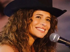 Imagem - Agrado recebe notícia surpreendente e fica desacreditada; confira resumo de ‘Coração Acelerado’ desta terça (7 de abril)