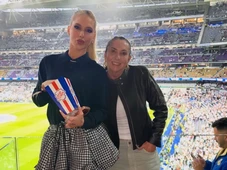 Imagem - Virgínia leva a mãe para torcer por Vini Jr. no estádio do Real Madrid