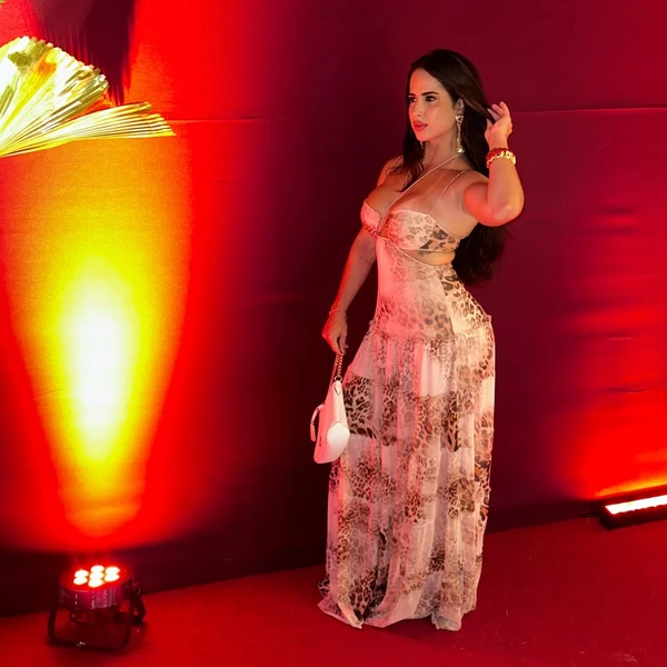 Bárbara Cavalcanti é a nova companhia de Romário por Reprodução/Instagram