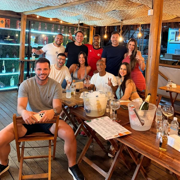 Bárbara Cavalcanti surgiu em viagem com Romário por Reprodução/Instagram