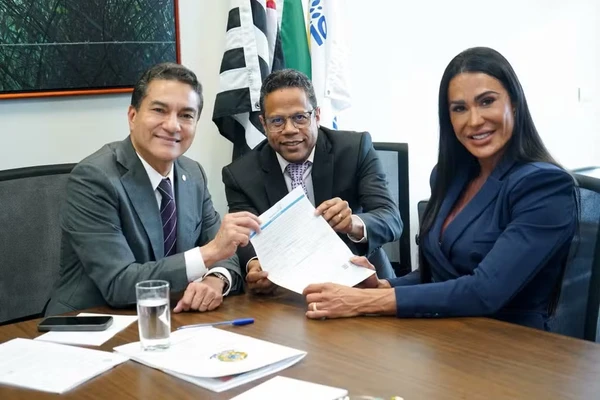 Gracyanne Barbosa divulga filiação ao Republicanos nas eleições 2026 por Reprodução/Redes Sociais  