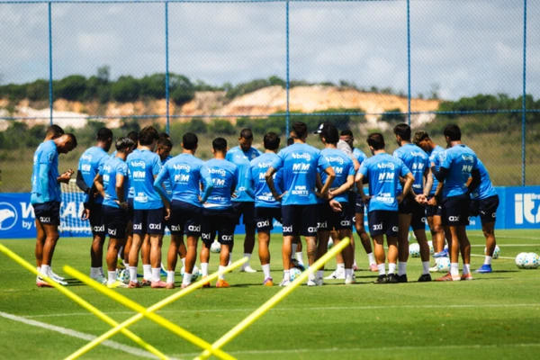 Elenco do Bahia iniciou a apresentação para 