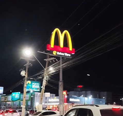 Inauguaração de McDonald's em Barreiras causa congestionamento no trânsito por Reprodução